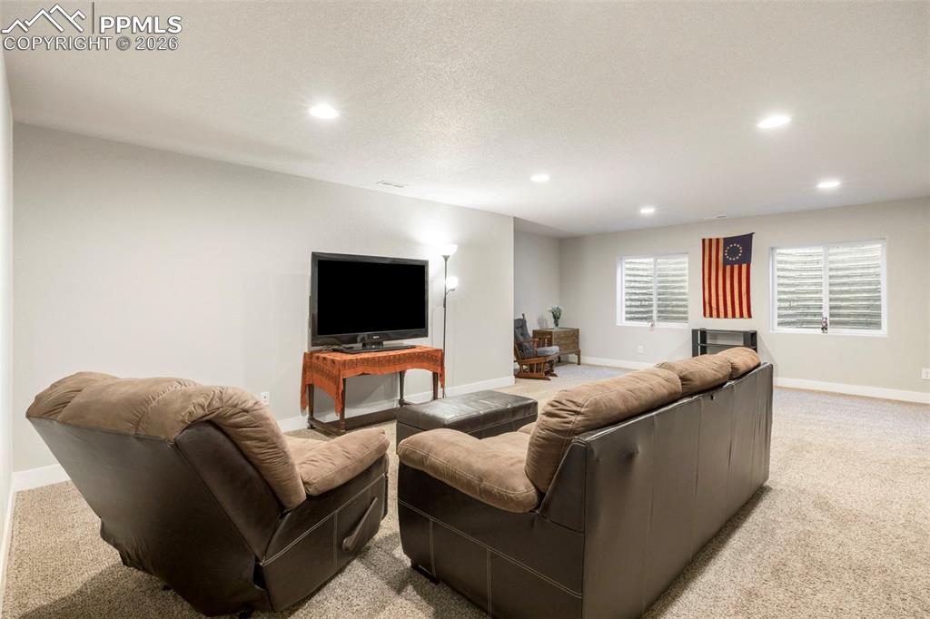 Image 19 of 28: Family Room