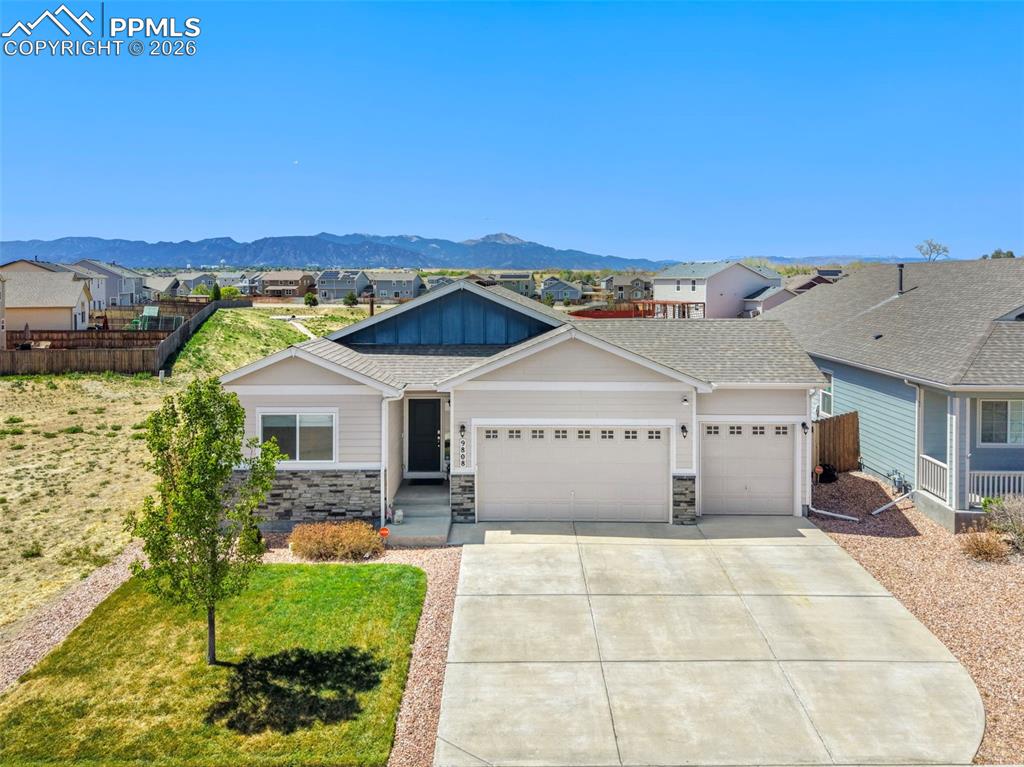 Image 4 of 28: Front of Structure