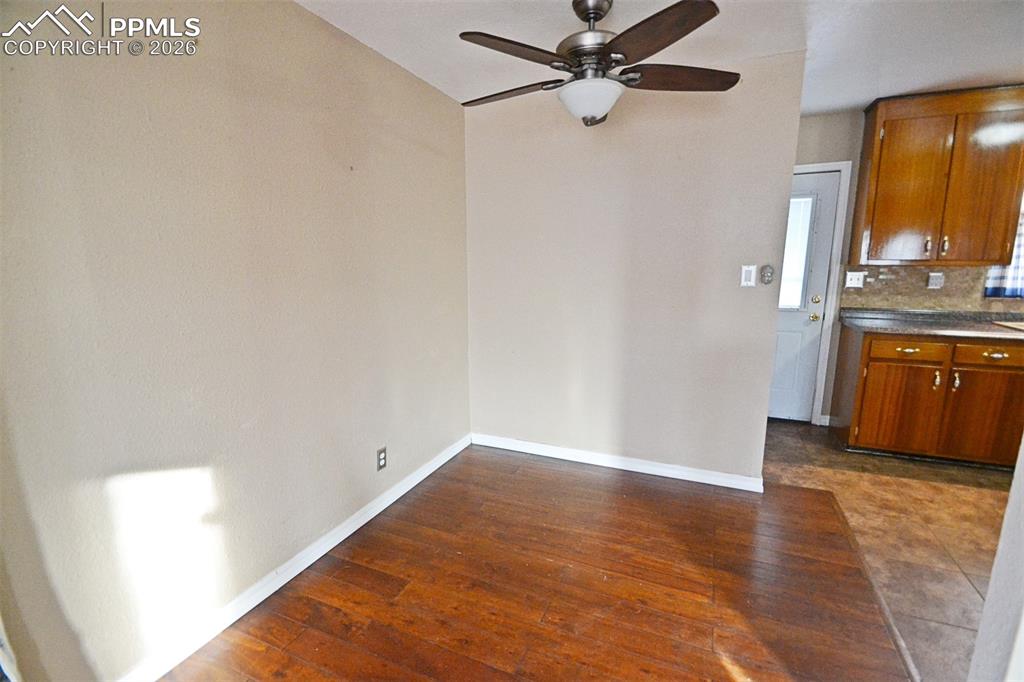 Image 11 of 34: Dining Area