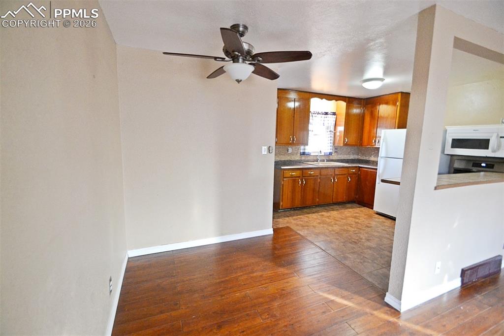 Image 12 of 34: Kitchen