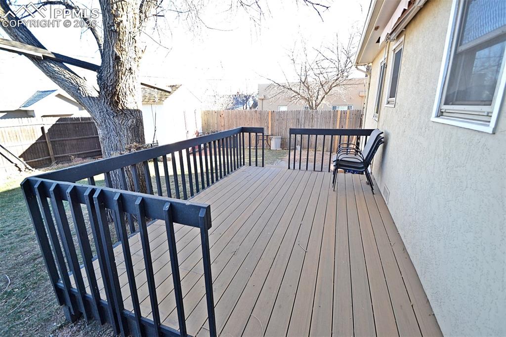 Image 30 of 34: Deck