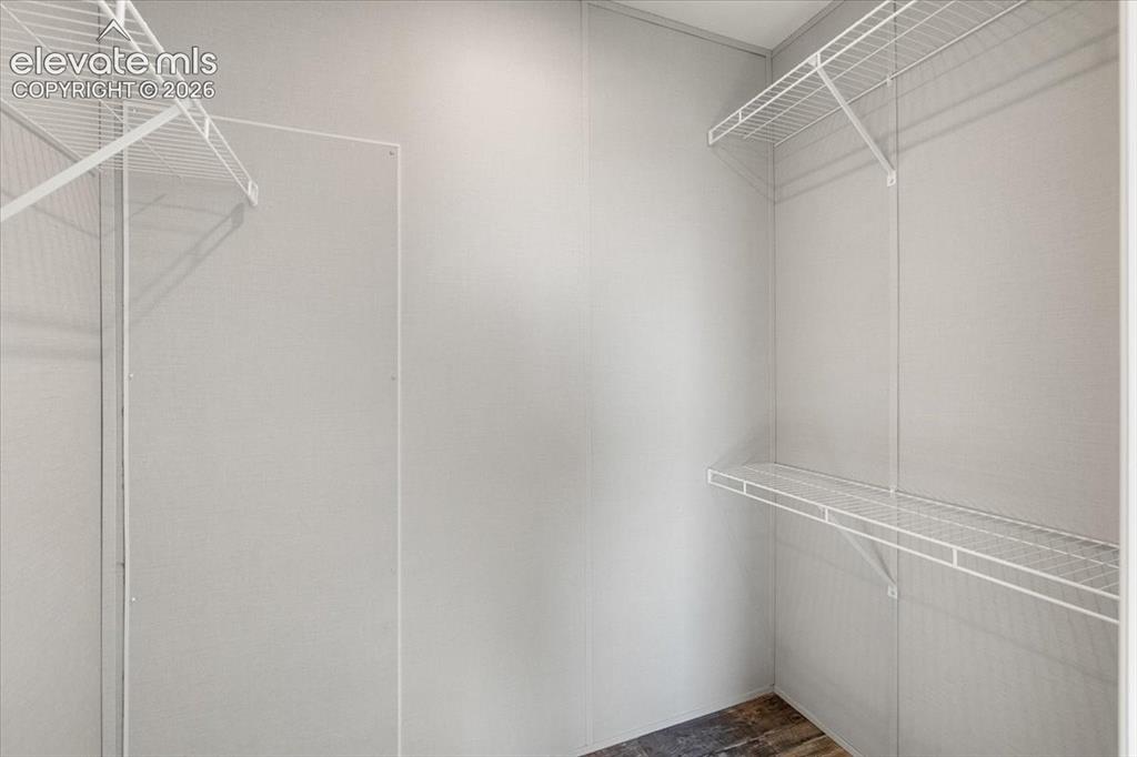 Image 15 of 24: Closet