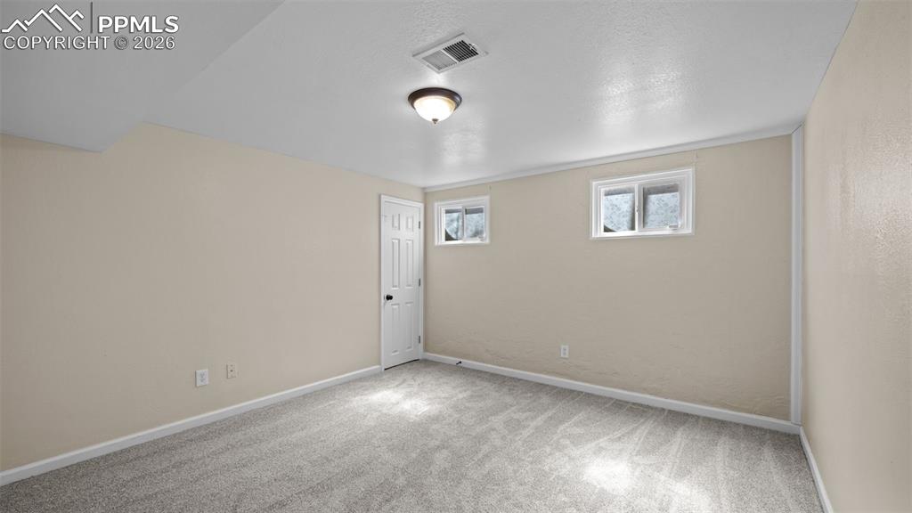 Image 24 of 40: Bedroom