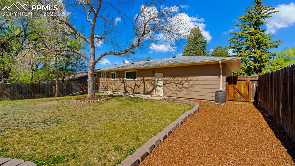 Image 28 of 40: Back of Structure