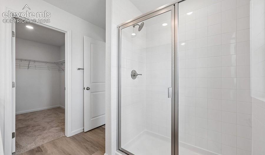 Image 20 of 24: Bathroom