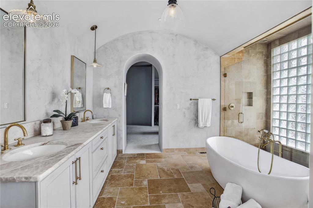 Image 23 of 46: Luxurious 5-piece bath w/ radiant heat floors