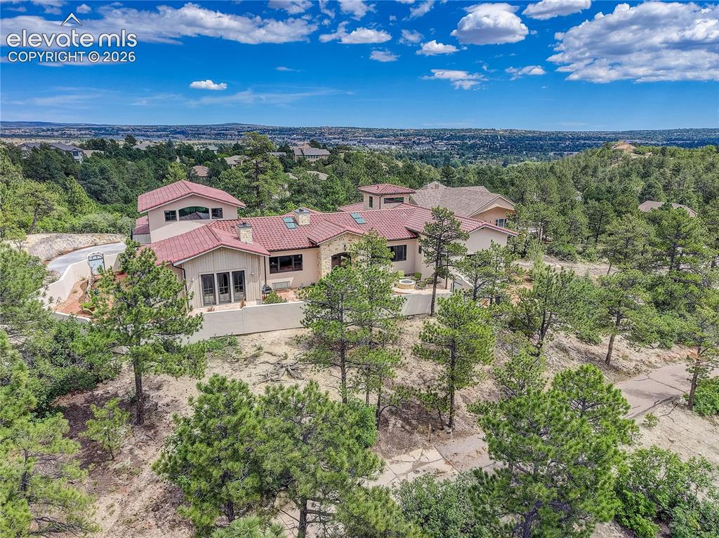 Image 46 of 46: Peaceful, private setting w/ easy access to city conveniences