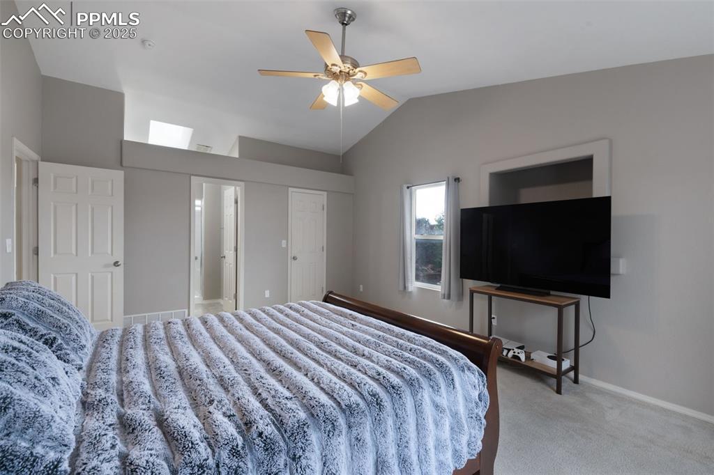 Image 24 of 34: Bedroom