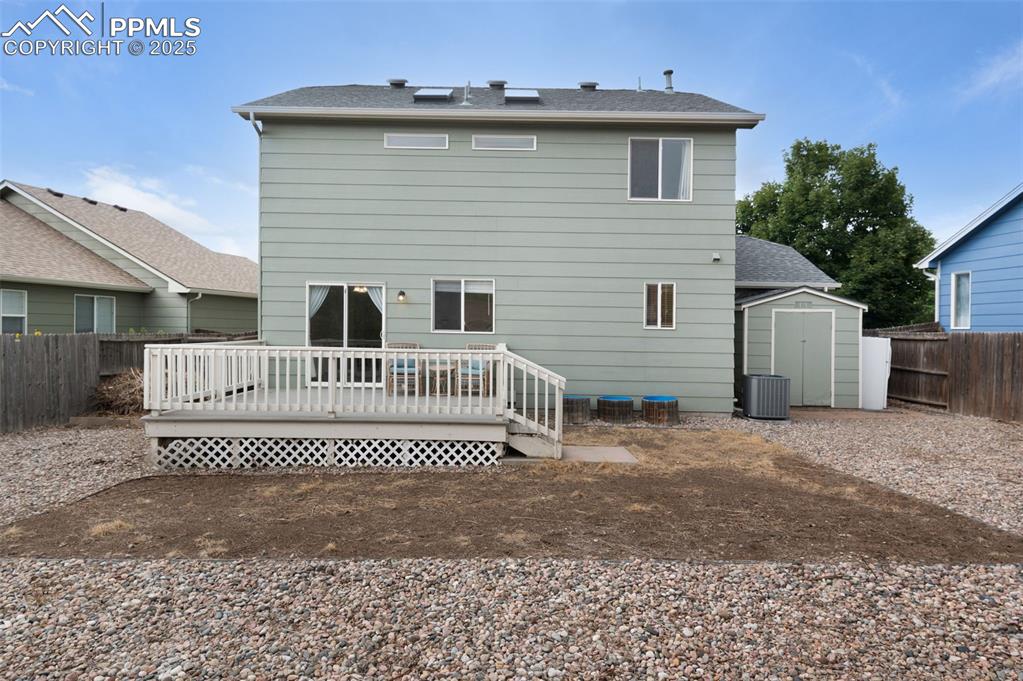 Image 32 of 34: Back of Structure