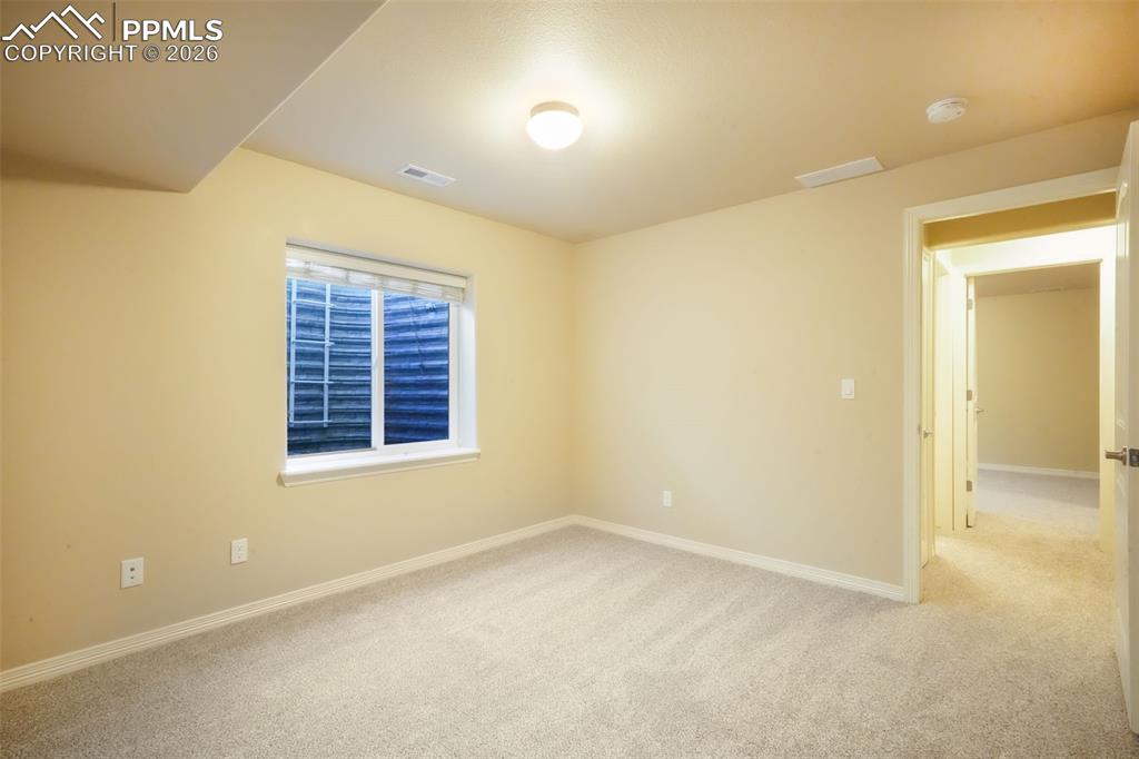 Image 37 of 50: Bedroom