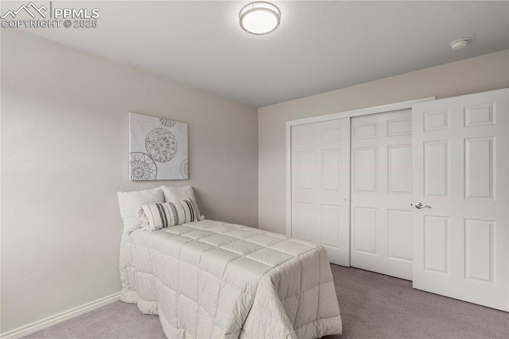 Image 17 of 33: Bedroom