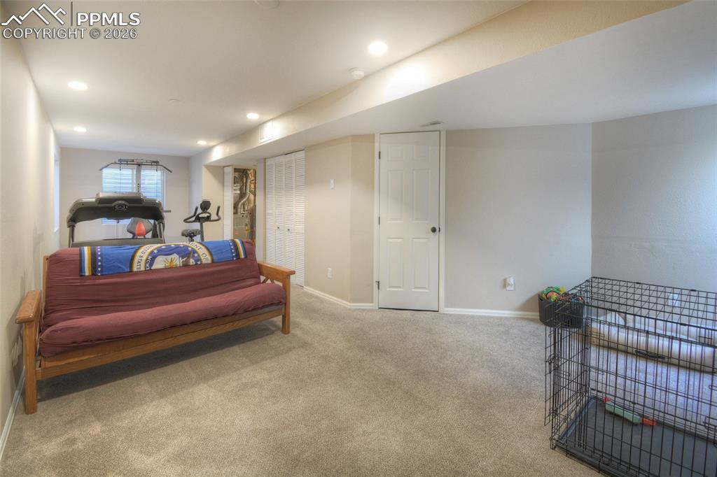 Image 27 of 34: Bedroom