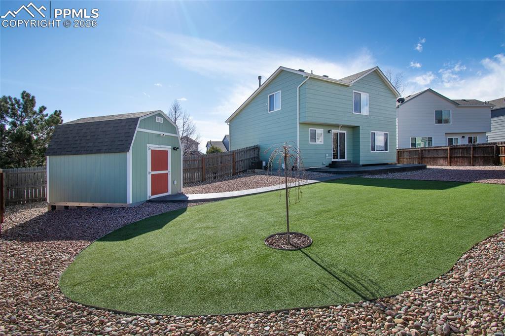 Image 30 of 34: Back of Structure