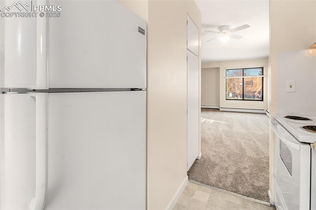 Image 13 of 24: Kitchen