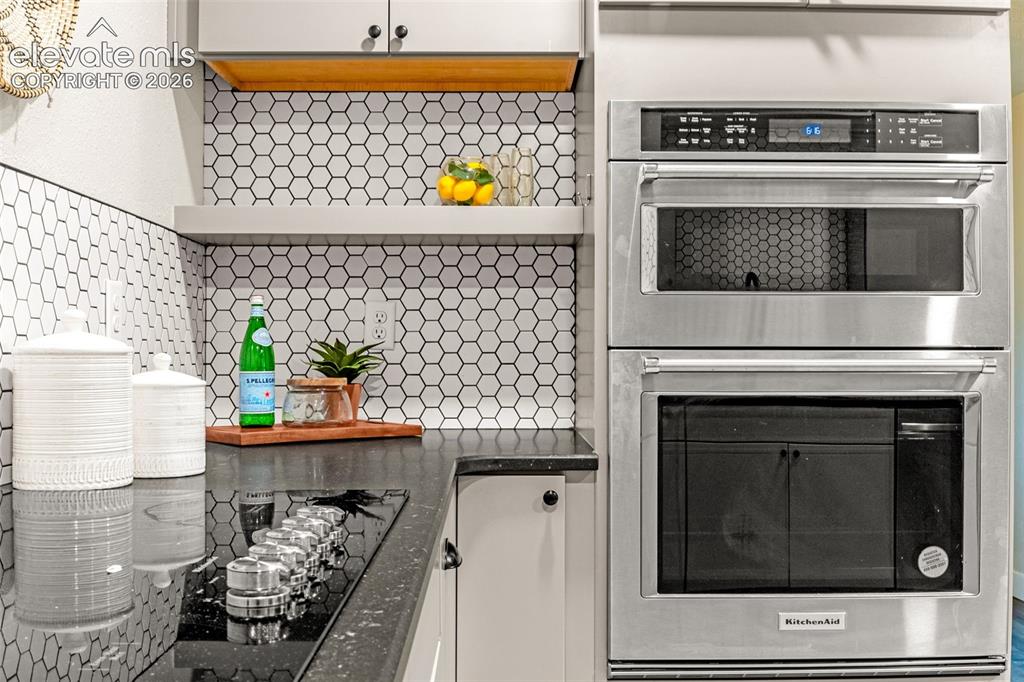 Image 11 of 39: Kitchen