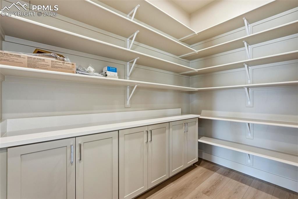 Image 15 of 50: Pantry