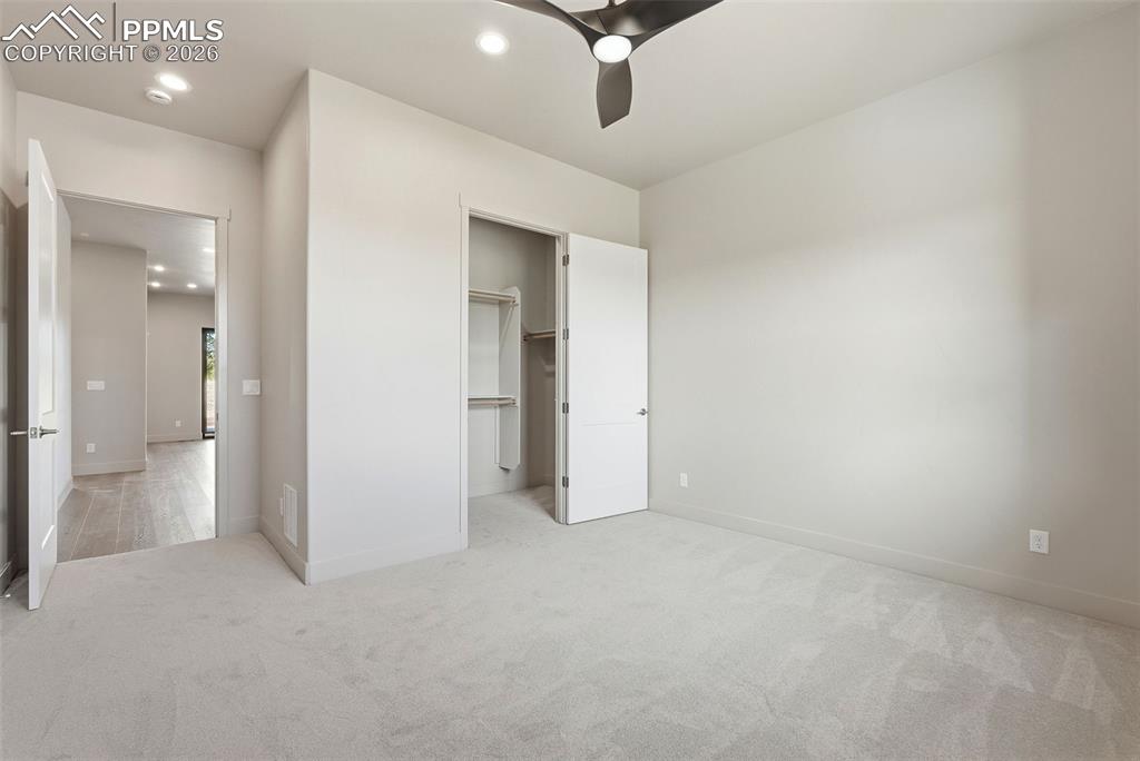 Image 38 of 50: Bedroom