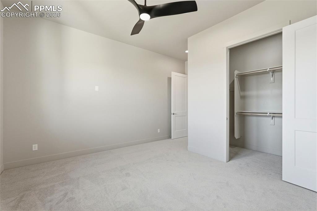 Image 39 of 50: Bedroom