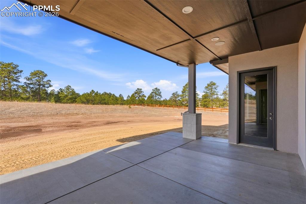 Image 40 of 50: Patio