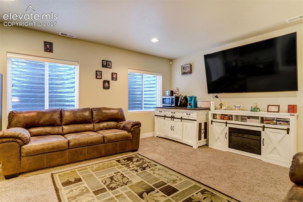 Image 30 of 42: Family Room