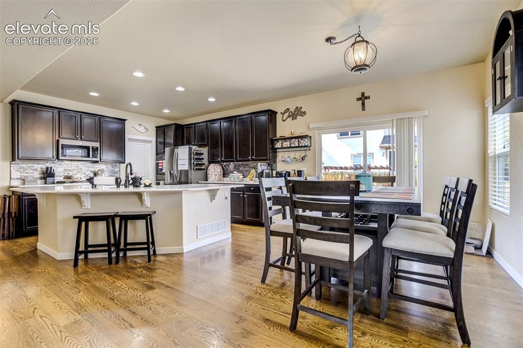 Image 8 of 42: Dining Area