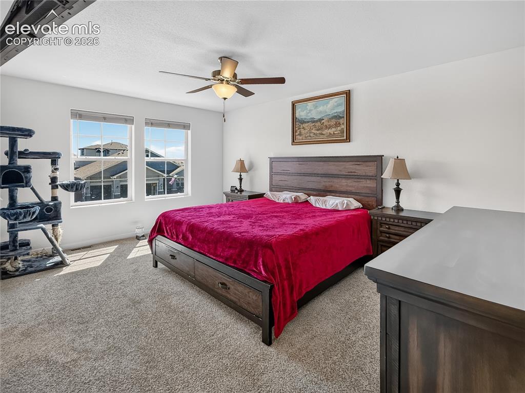 Image 17 of 39: Bedroom
