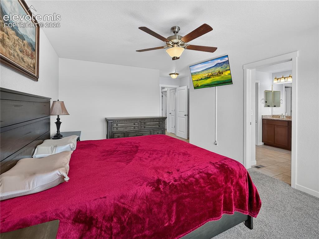 Image 18 of 39: Bedroom