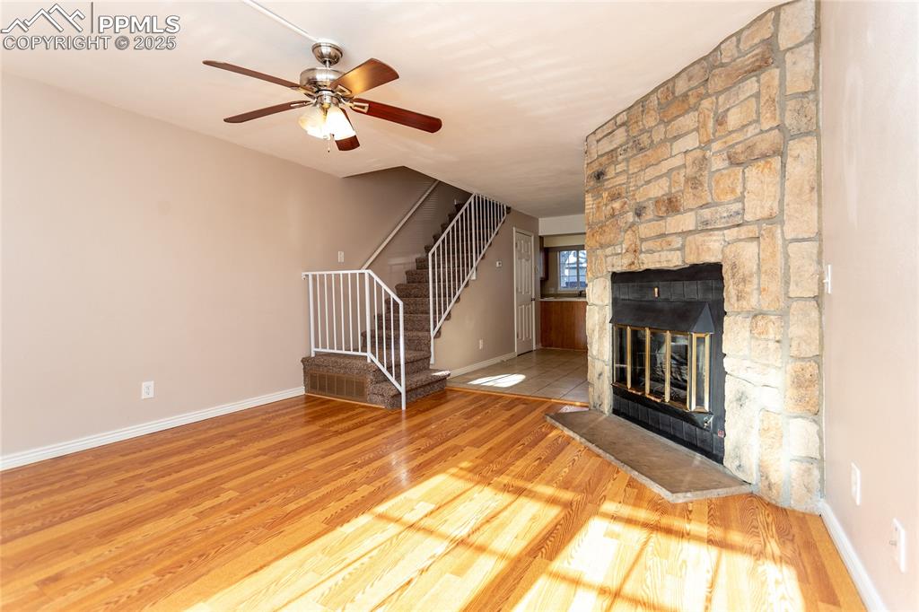 Image 3 of 37: Living Room