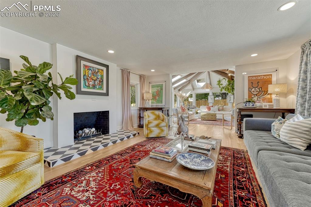 Image 9 of 50: Living Room