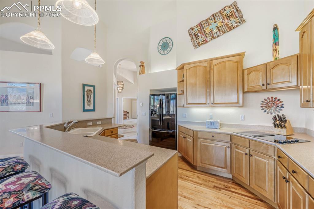 Image 13 of 48: Kitchen