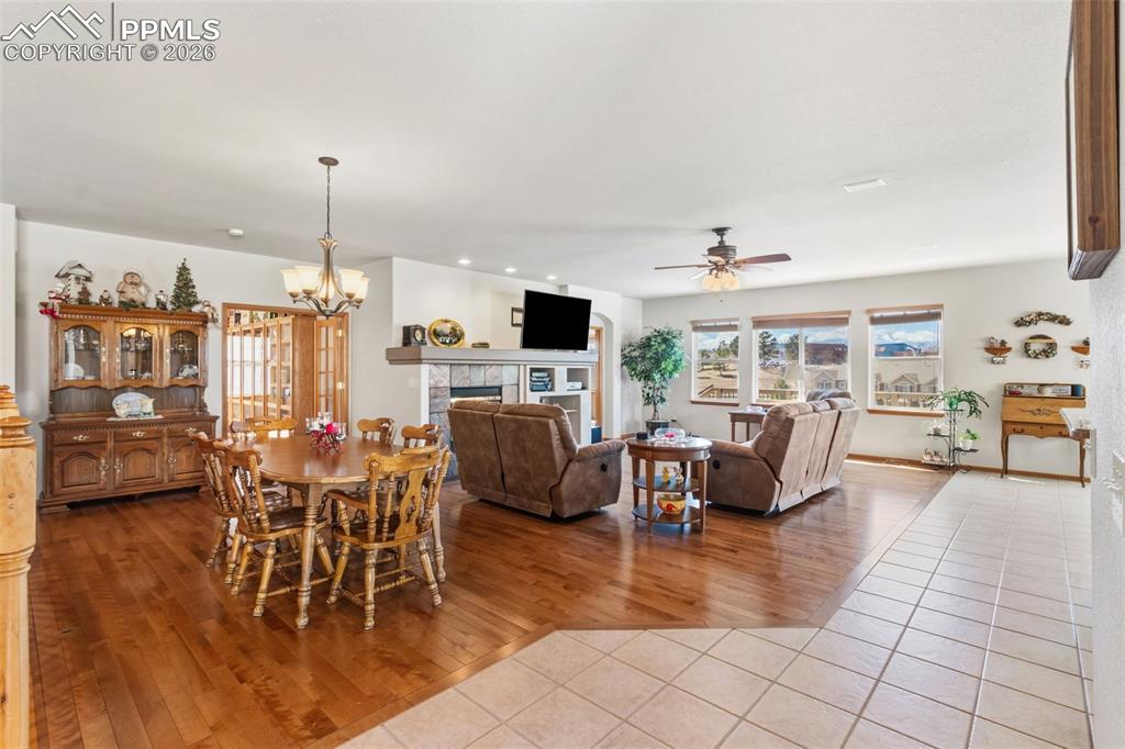 Image 6 of 50: Entry