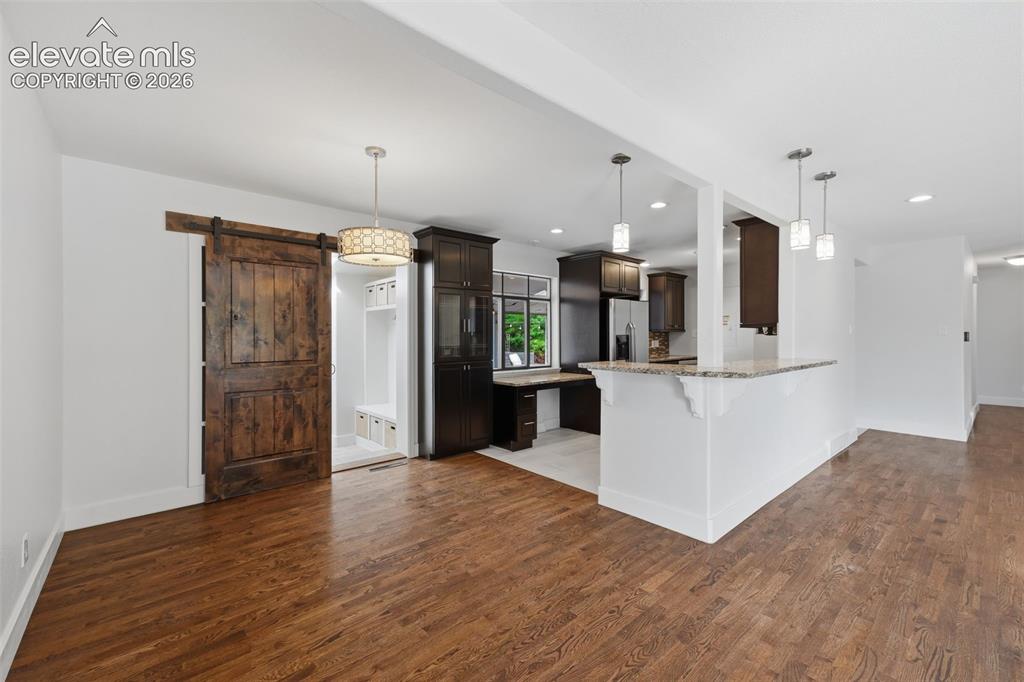 Image 11 of 50: Kitchen