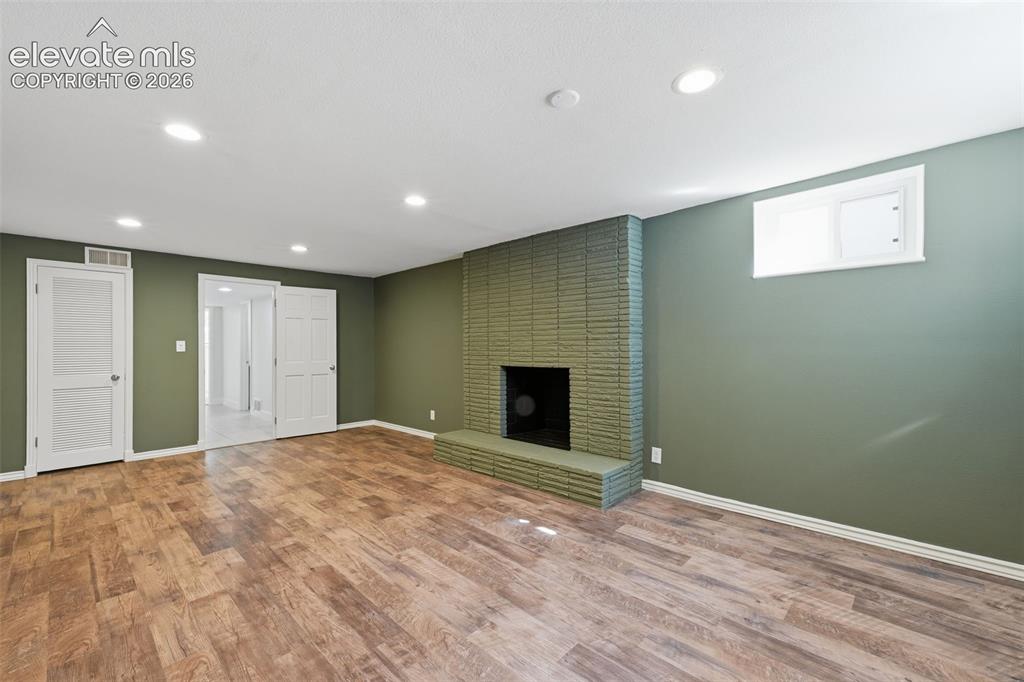 Image 21 of 50: Family Room
