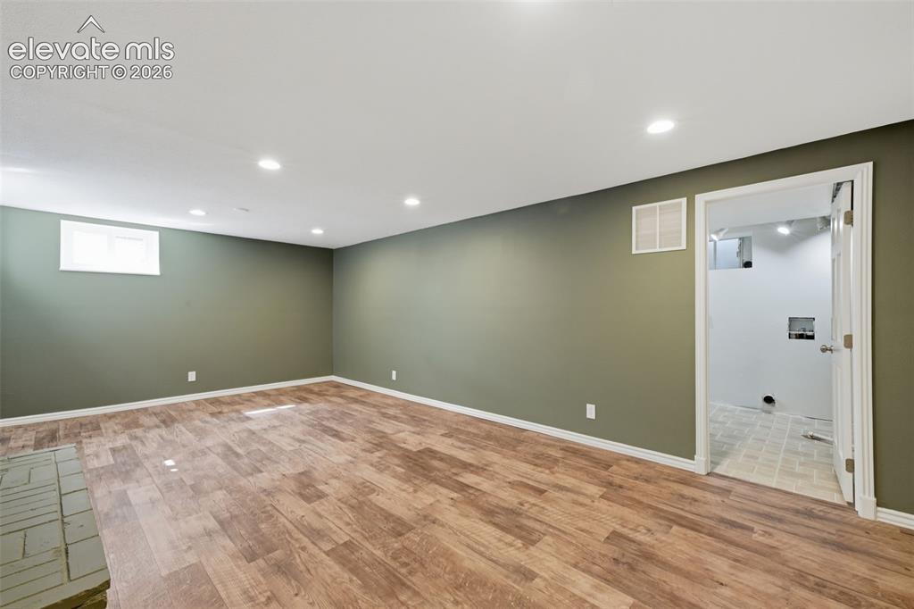 Image 40 of 50: Family Room