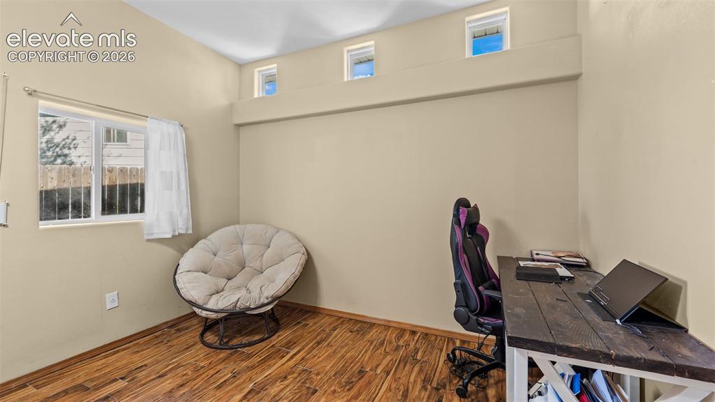 Image 11 of 33: Office