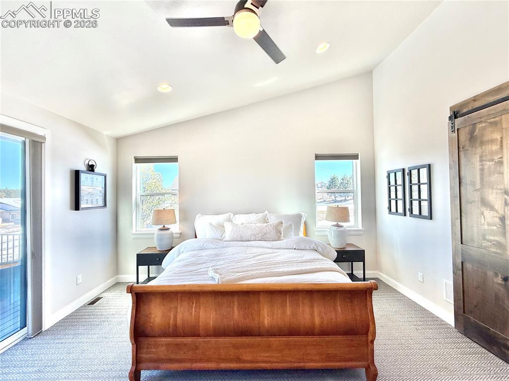 Image 16 of 36: Bedroom