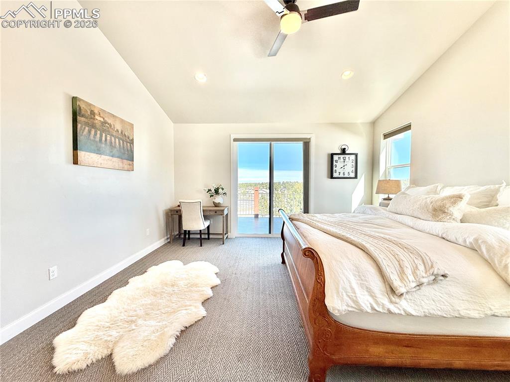 Image 17 of 36: Bedroom