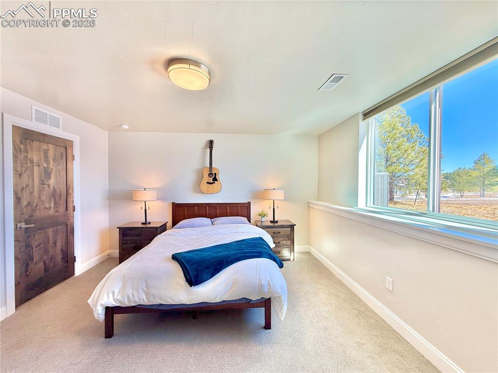 Image 27 of 36: Bedroom