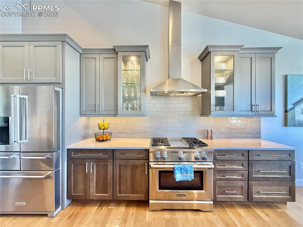 Image 9 of 36: Kitchen