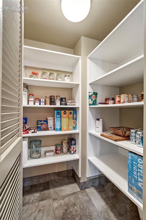 Image 19 of 50: Pantry