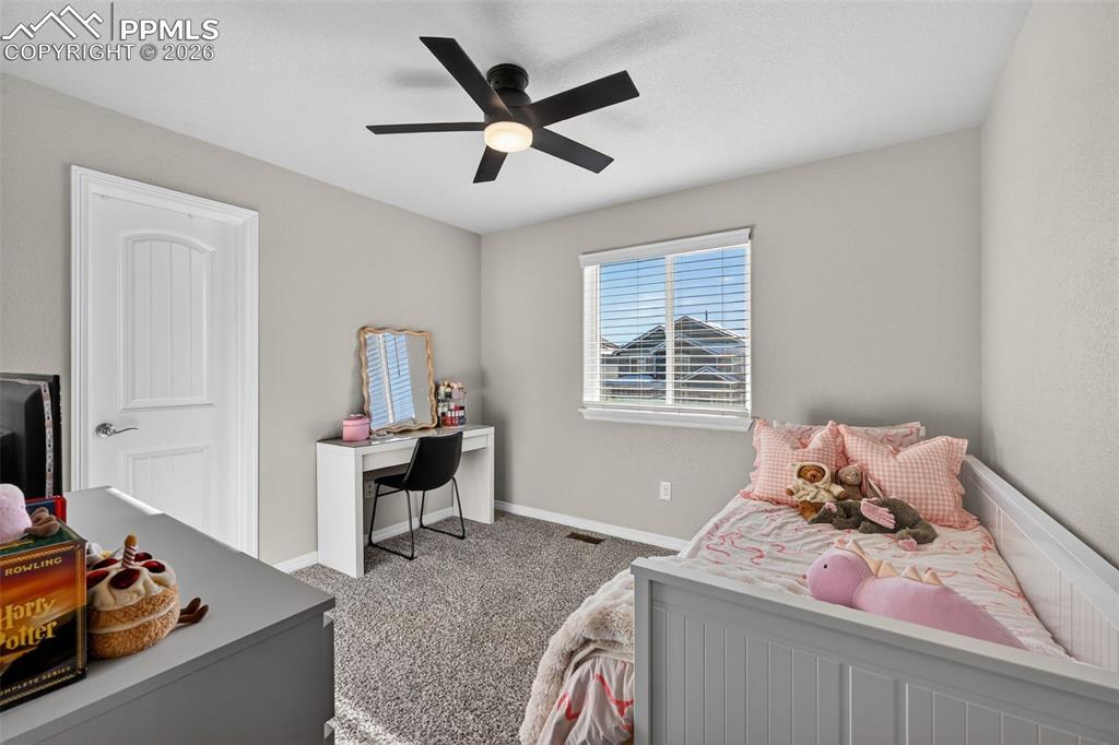 Image 17 of 27: Bedroom