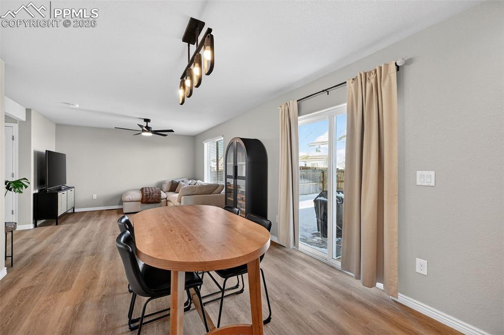 Image 8 of 27: Dining Area