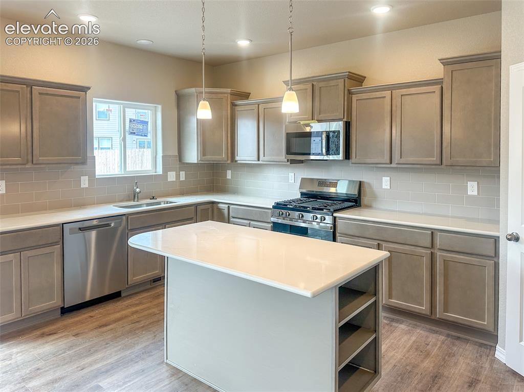 Image 2 of 18: Photos of previously built home. Some options will vary slightly