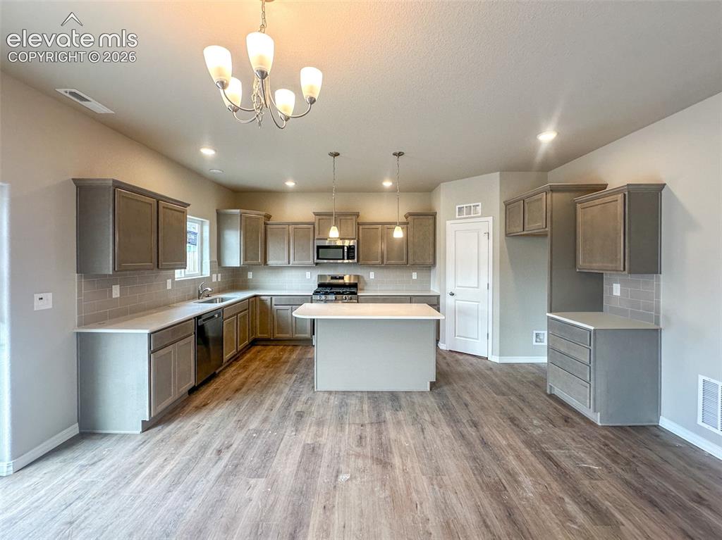 Image 4 of 18: Photos of previously built home. Some options will vary slightly