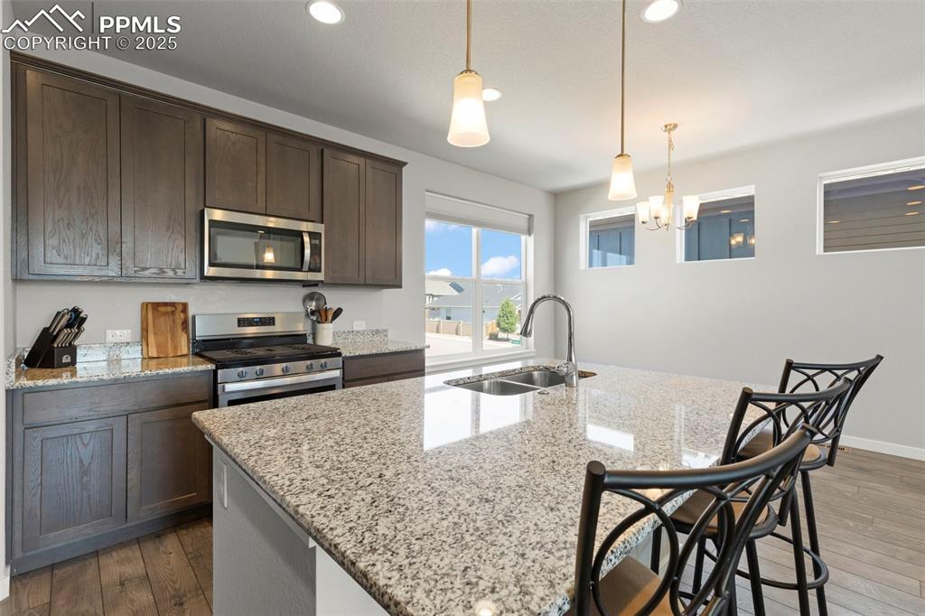 Image 13 of 39: Kitchen