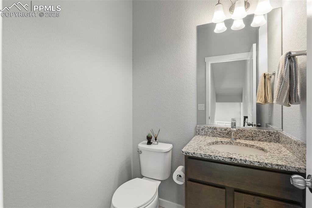 Image 9 of 39: 1/2 Bath Entry