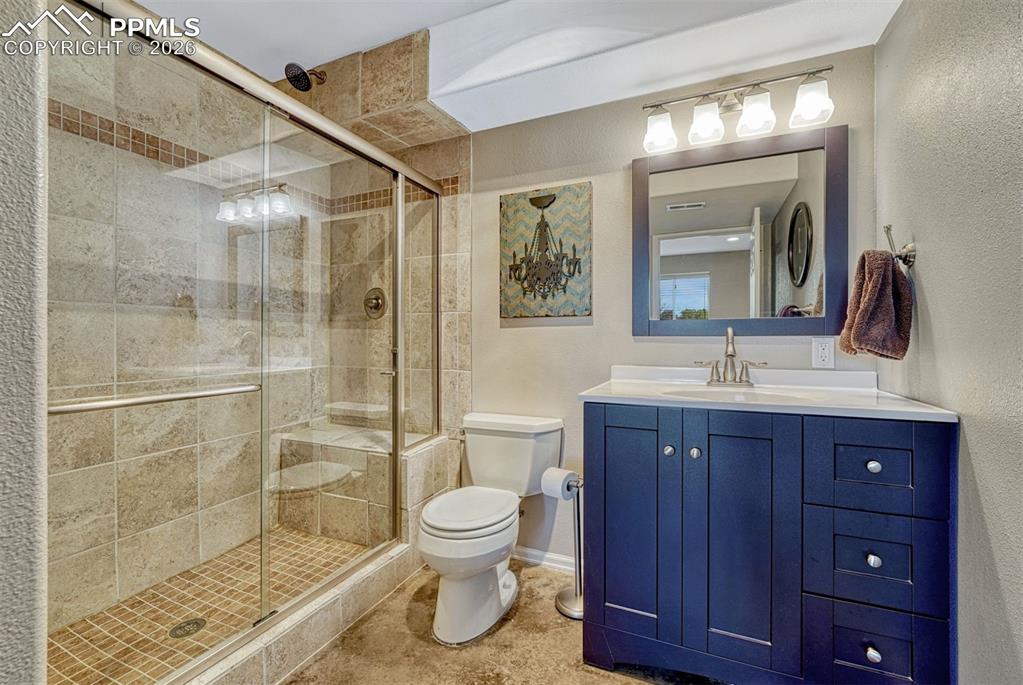 Image 32 of 50: Living Room