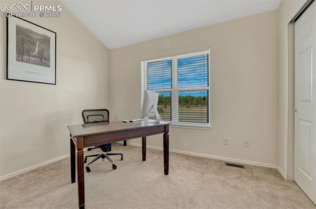 Image 36 of 50: Bathroom