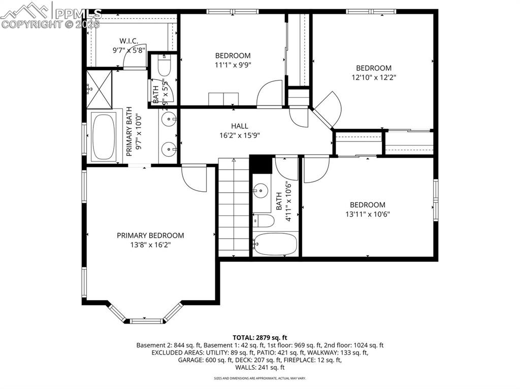 Image 46 of 50: Bathroom