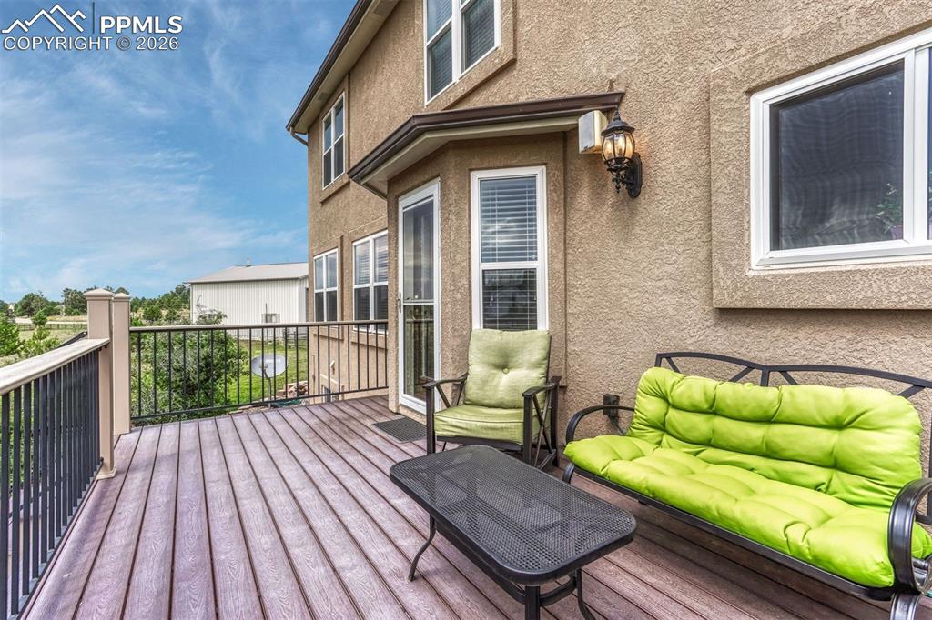 Image 48 of 50: Office